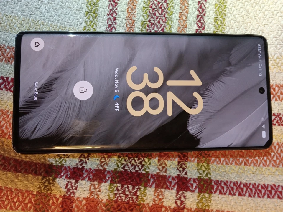 Google Pixle 7 Pro 128 GB Sin grietas Rasguños menores Desbloqueado AT&T Obsidian Foto 2 de 4