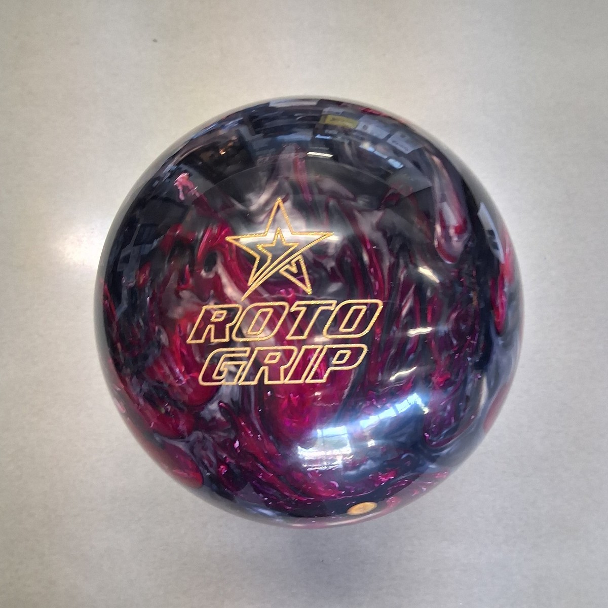 『ケン坊』Roto Grip Attention Power 15P Roto Grip Attention Line Bowling Ball | bowwwl.com