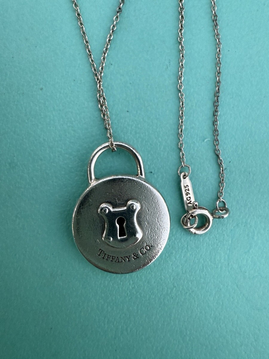 Tiffany & Co. ロック型キーホルダー Tiffany & Co. Silver Round Padlock Lock keyhole Charm Pendant
