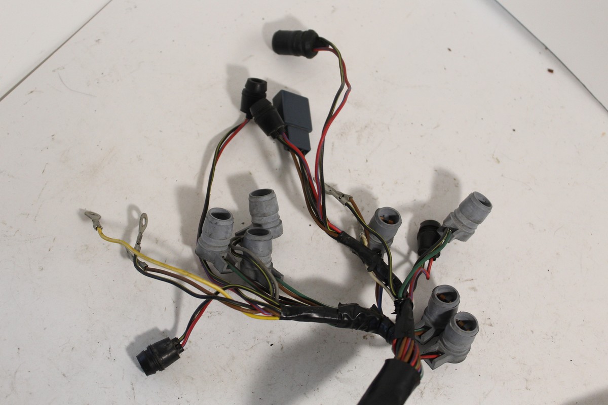 KAWASAKI NINJA ZX900 GAUGE METER INDICATOR PILOT SOCKET WIRE