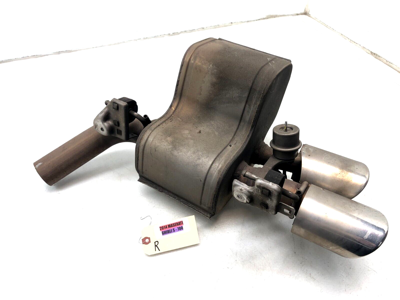 2014-2019 MASERATI GHIBLI S Q4 V6 RIGHT EXHAUST MUFFLER BAFFLE TIP SILENCER OEM.