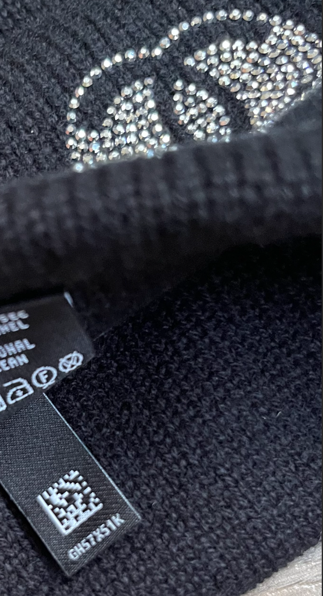 Chanel Cashmere Cruise C25 Beanie Black rhinestone logo hear Chanel Cashmere Cruise C25 Beanie Black rhinestone logo hear