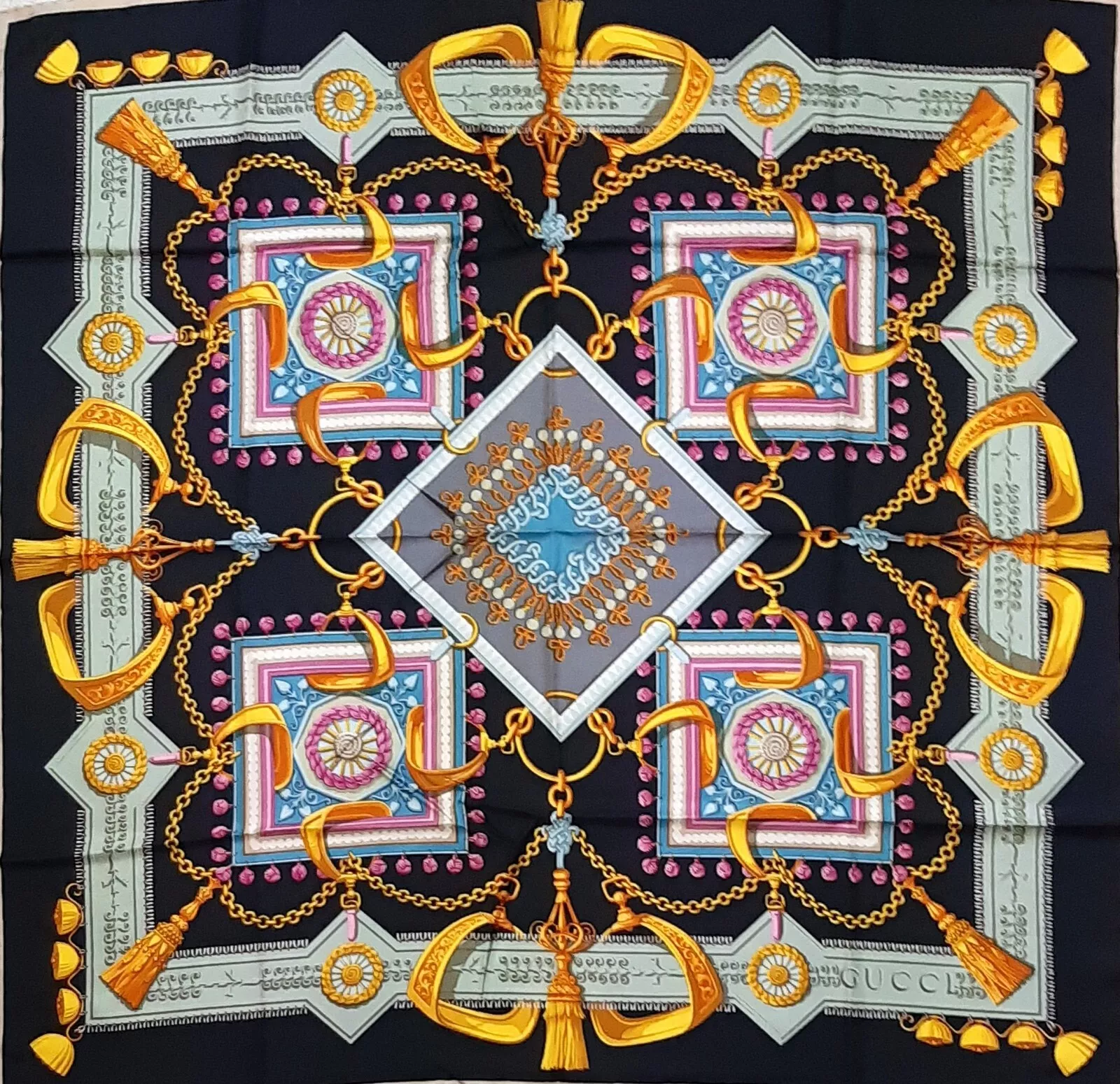 Écharpe en soie Gucci article inutilisé avec étiquettes, motif luxueux noir 34,6