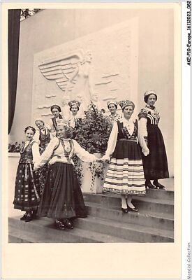 Akep10-0803-Europe - Latvia - Riga Women Group Photo Card