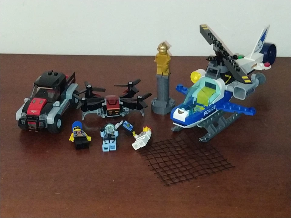 LEGO City 60207 Sky Police Drone Chase, foto 1 di 5