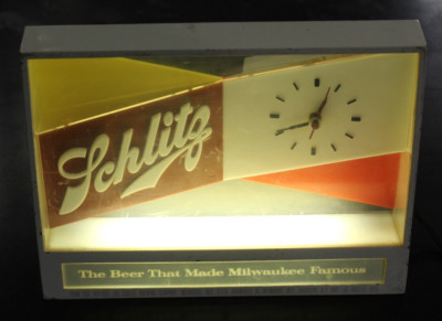 1955 Schlitz Milwaukee Beer Bar Light Up Metal Clock Counter Advertising Sign