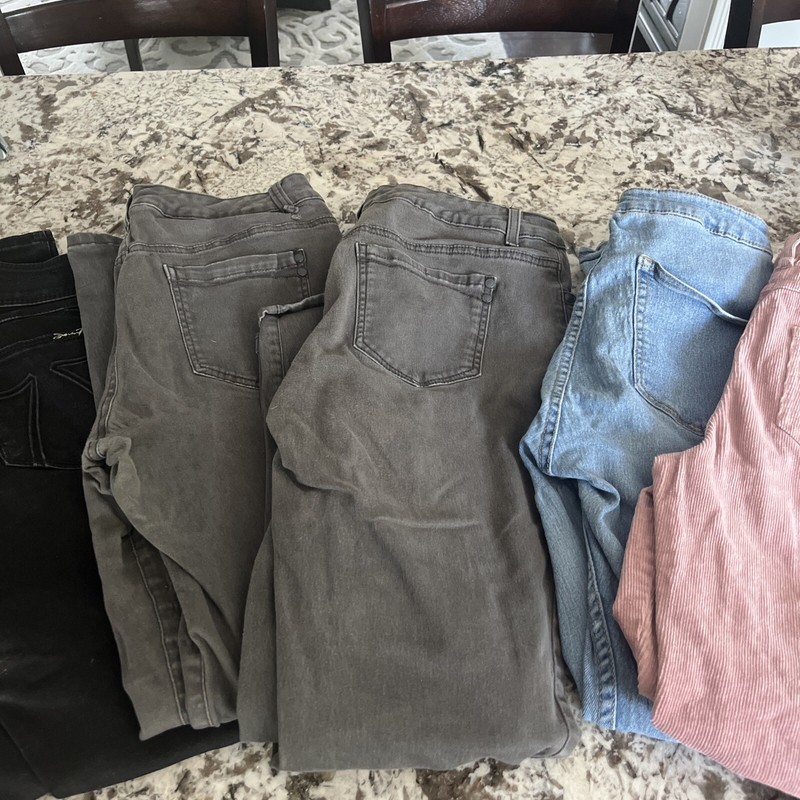 5 Pair Of Women’s Jeans Size 6/8 Black Gray Blue corduroy