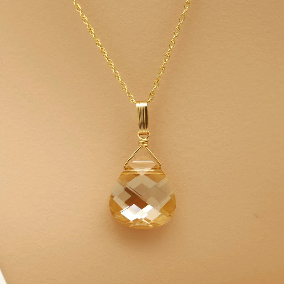 ⛶● FANTASTISCHES LICHTSPIEL ● Kristall Anhänger "SOLERA" golden ygf 14k Gold 585 - Bild 3 von 3