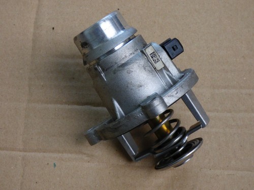 BMW F80 F82 E60 E61 F07 F10 F11 E63 F06 F12 F13 F01 E70 E71 Thermostat 7586885