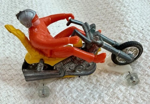 HOT WHEELS MATTEL REDLINE ERA RRRUMBLERS YELLOW DEVIL’s DEUCE MOTORCYCLE W/RIDER