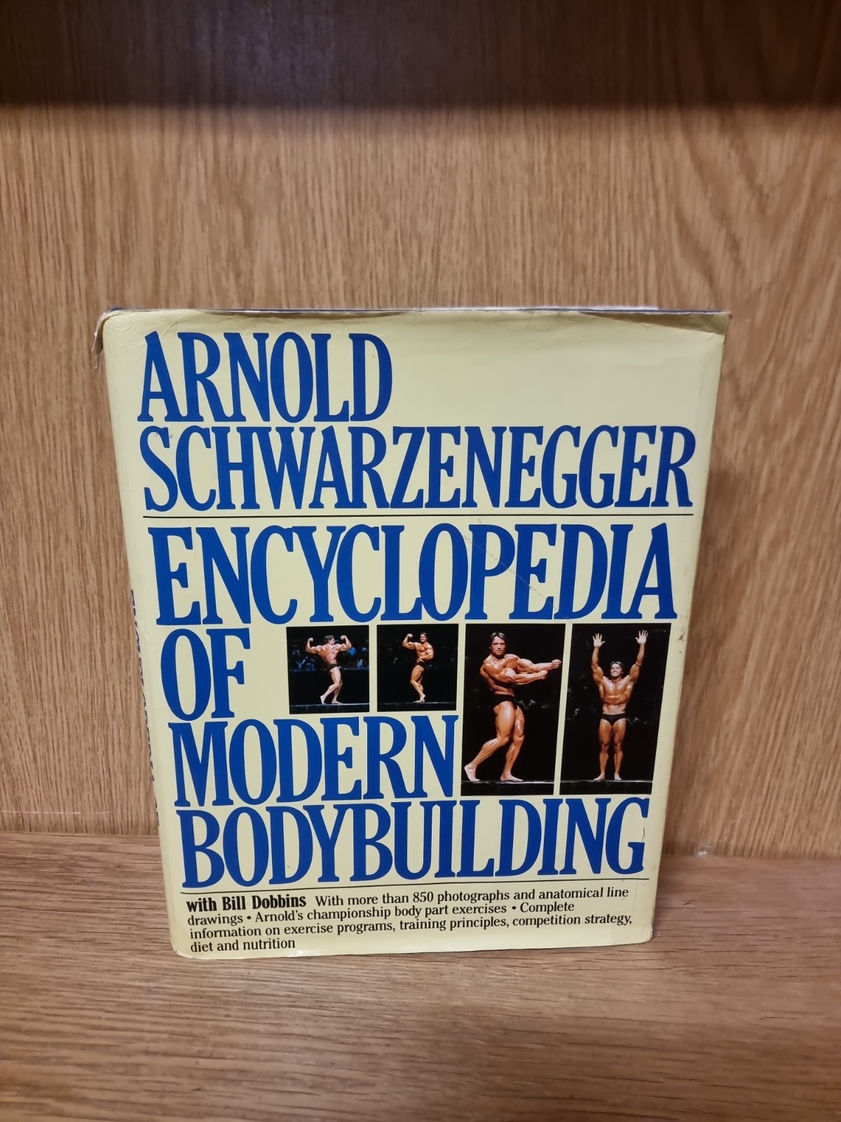 Encyclopedia of Modern Bodybuilding Hardcover Arnold Schwarzenegger (4813)