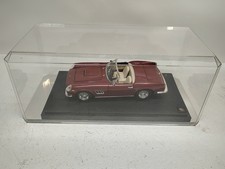 Diecast 1:18 Hot Wheels Burgundy Ferrari 250 GT California Spider w/ Mirror Case