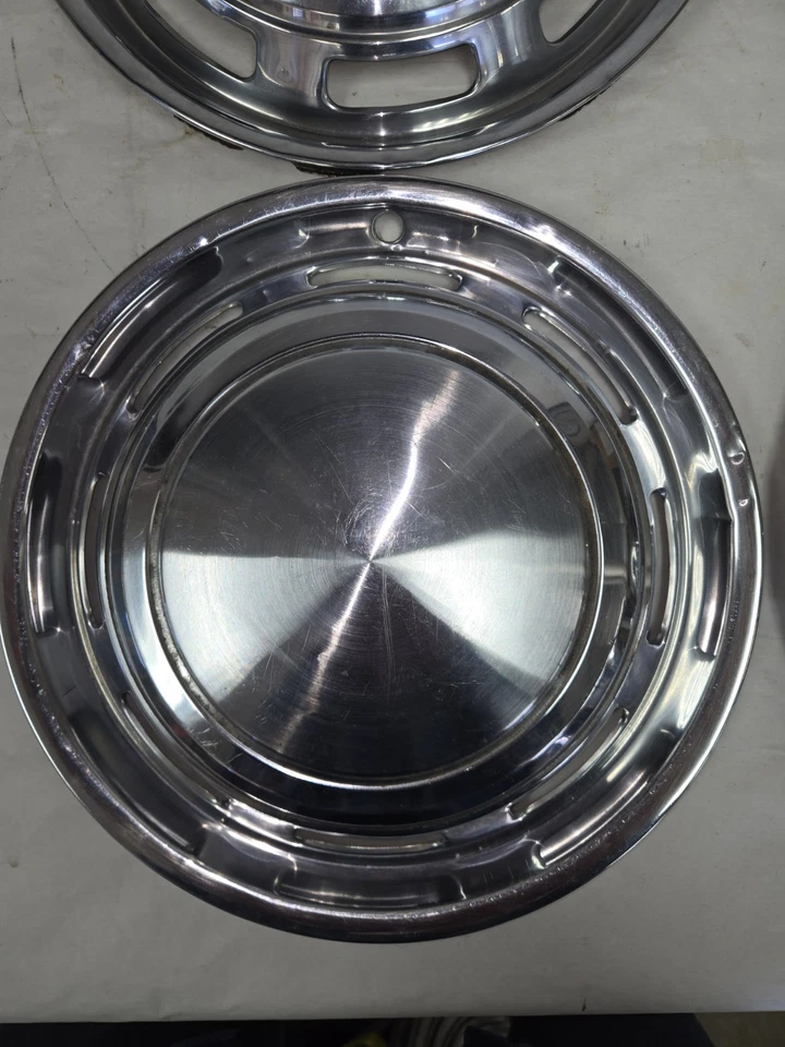 Tapacubos Ford Pinto Mercury Bobcat 1971-78 13 pulgadas OEM Fomoco Foto 3 de 4