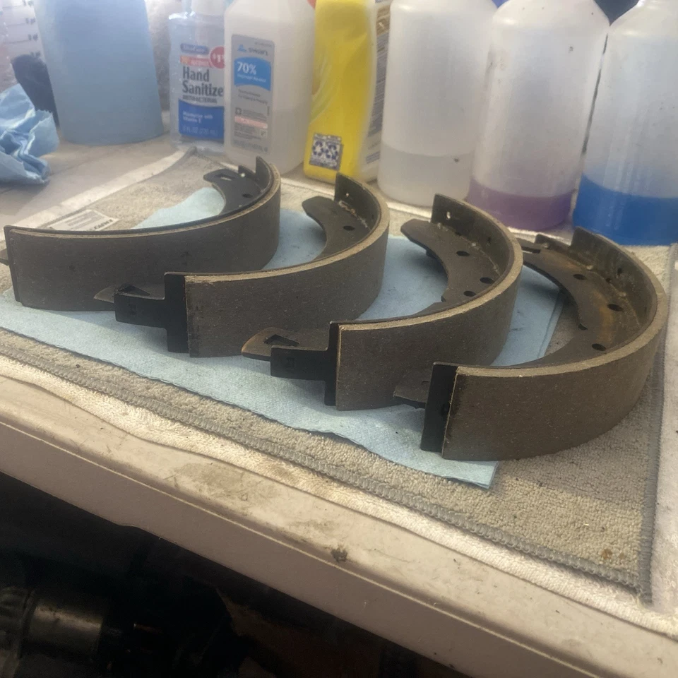 1954 - 76 Triumph TR3 TR3A B TR4 TR6 NEW rear brake shoes set NO Box  - Image 4 of 4