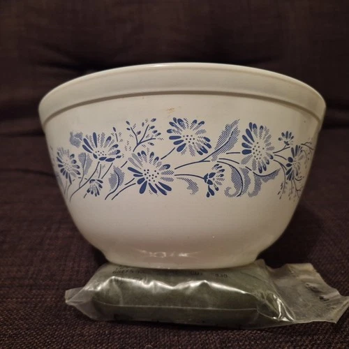 Vintage Pyrex 402 Blue Colonial Mist Mixing Bowl 1.5 Liter - Nesting Bowl