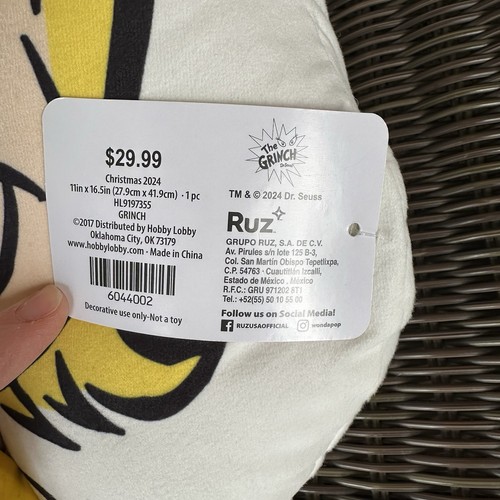 Dr. Seuss The Grinch Max Cindy Lou Who Head Decorative Throw Pillows New - Picture 12 of 13
