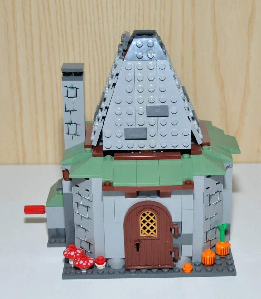 LEGO Harry Potter 4738 Hagrid's Hut, foto 4 di 5