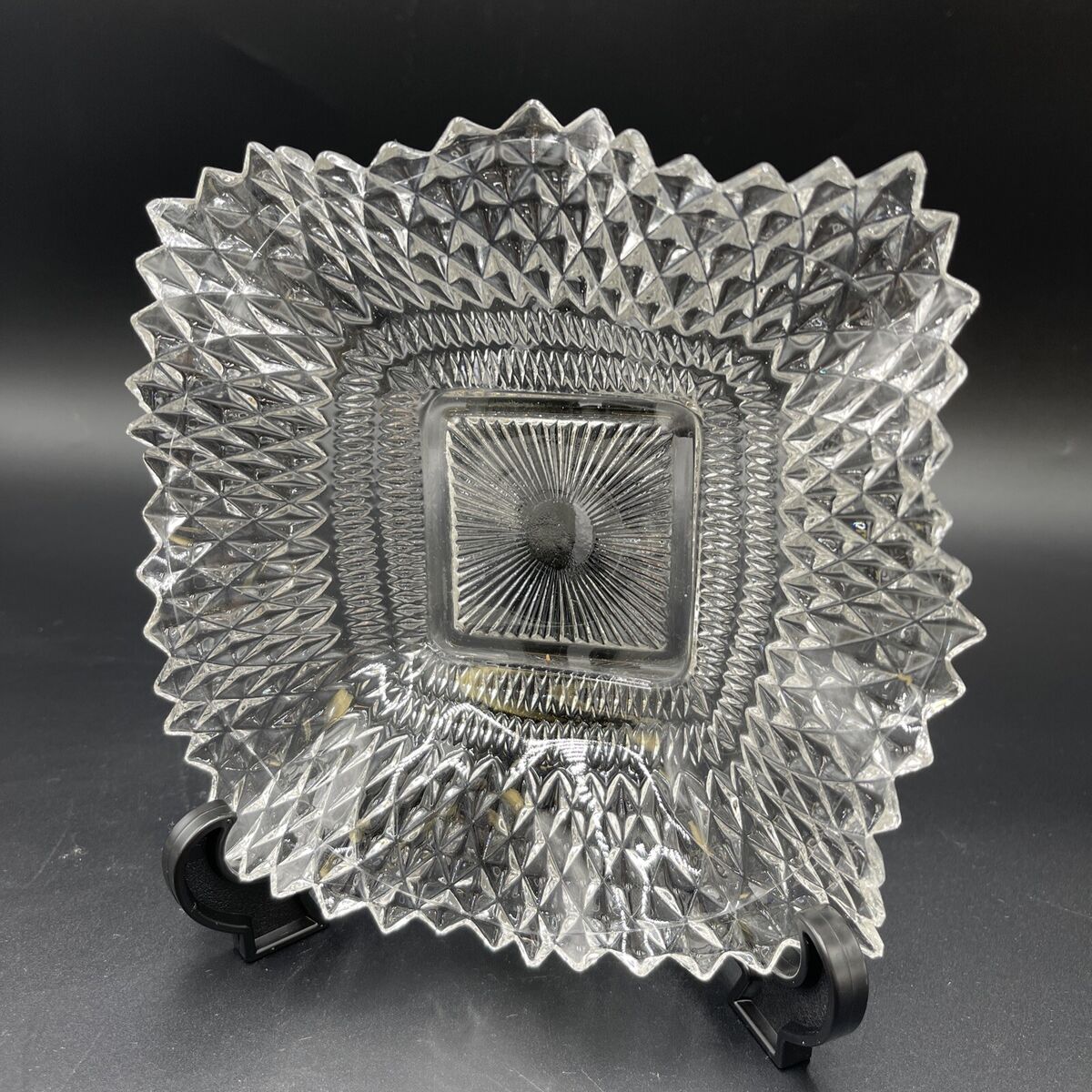Vintage Indiana Glass Decorative Dish with Ruffled Edge Vintage Indiana Glass Decorative Dish with Ruffled Edge