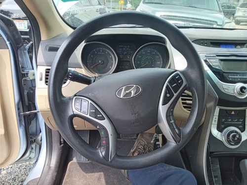 2011-12 Hyundai Elantra 4dr SEDAN auto trans shifter trim w/o navigation - Picture 3 of 17