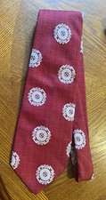 Vintage Red And White Crop Circle Men  s 4.25 Inch Width Tie