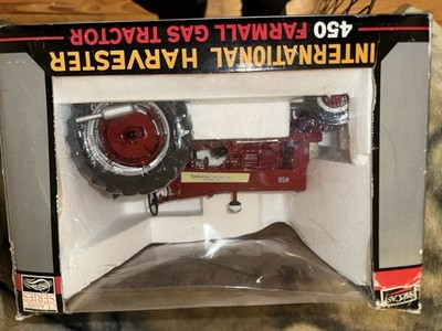 Spec cast 450 Farmall Gas Tractors 1/16 Scale Diecast