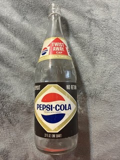 Vintage Pepsi Cola Pepsi 32oz Double Paper Labels Soda Bottle NDNR 1969 👀