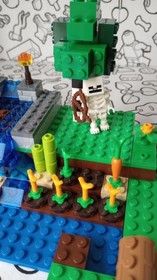LEGO Minecraft: The Farm (21114) 100% complete with manual, no box.