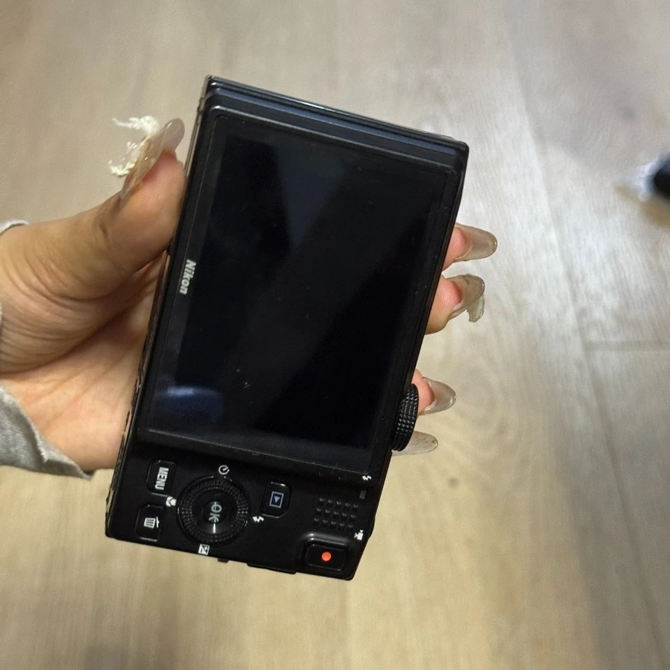 Цифровой фотоаппарат компактный Nikon COOLPIX S8200 16,1 Мп 14-кратный оптический зум полное HD черный - Изображение 4 из 4