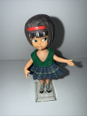 Vintage Dolly Darlings Susie School Days Molded Hair with stand