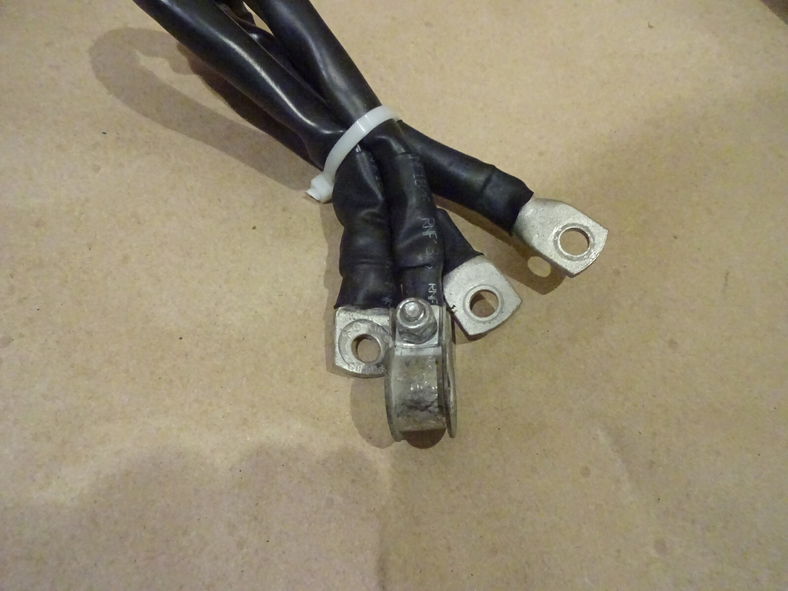 Maserati 4200 Coupe - Cables For Battery Cut Off Switch - P/N  383000322