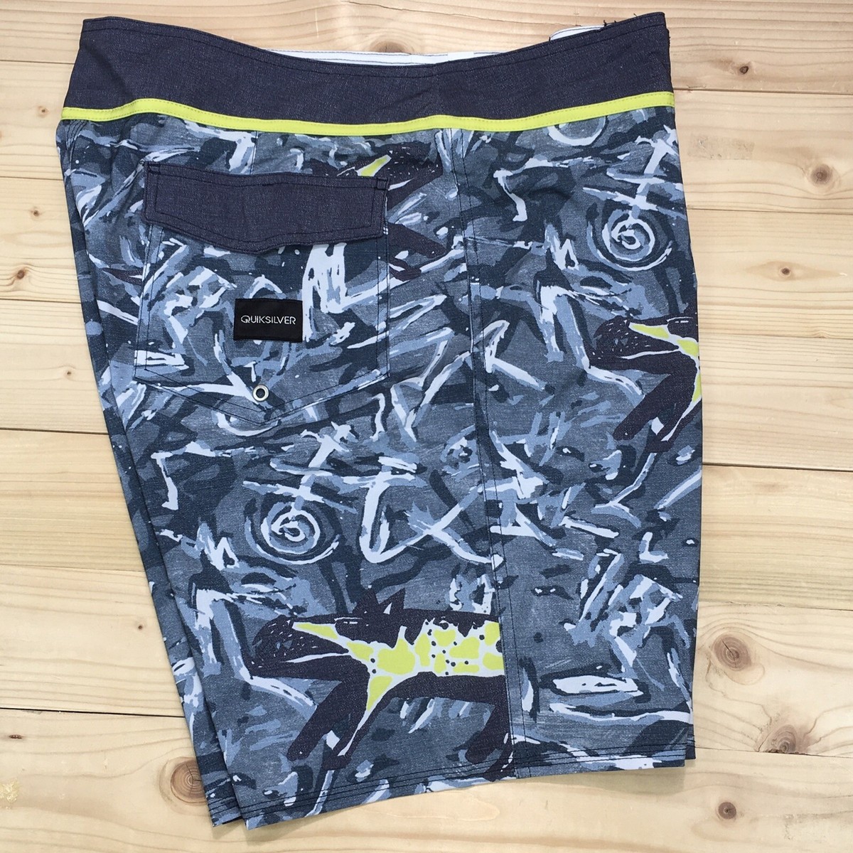 Quiksilver Ghetto Yoke 19 Board Shorts Men's Size 36 Surf Swim