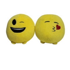 Peluche emoji Magic Time para niños multicolor 5" Imogi Limited guiño y beso