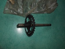 Axe pédalier 28 dents 236 mm Motobécane M16 réf: 24961 neuf ancien stock