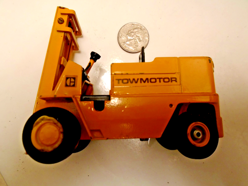 CATERPILLAR SCHLEPPMOTOR GABELSTAPLER. Diecast Modell von Gesha W.Germany