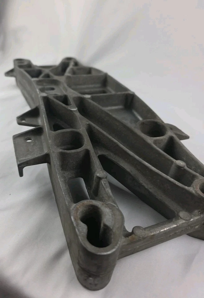 Chrysler 300C Dodge Charger Challenger SRT-8 V8 05-14 transmisión travesaño Foto 2 de 4