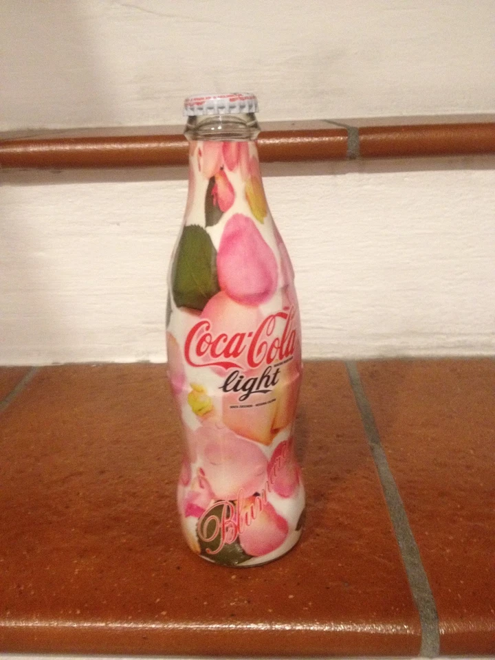 Coca Cola Light da serie:Tribute to fashion 2009 "BLUMARINE" vetro 250ml :Leggi: