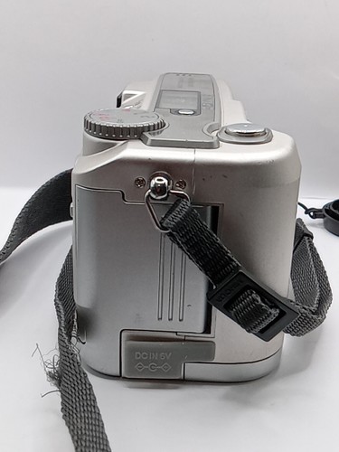 Minolta Dimage S404 Digital Camera- 4.0 MP 4x Optical Zoom - Picture 5 of 7