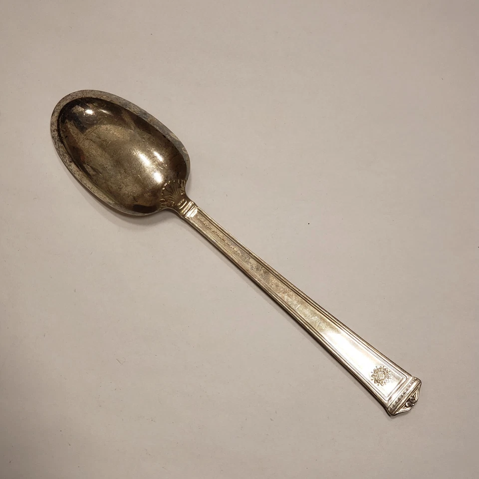 Cuchara para servir Tiffany and Co San Lorenzo de plata de ley de 8 1/2" cubiertos sin mono Foto 2 de 4