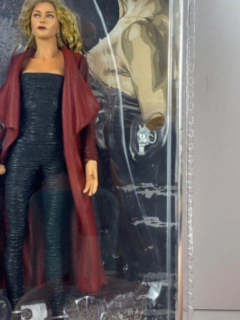 Figura de acción NECA Sin City Goldie Wendy variante color 2005 Jaime King Foto 4 de 4