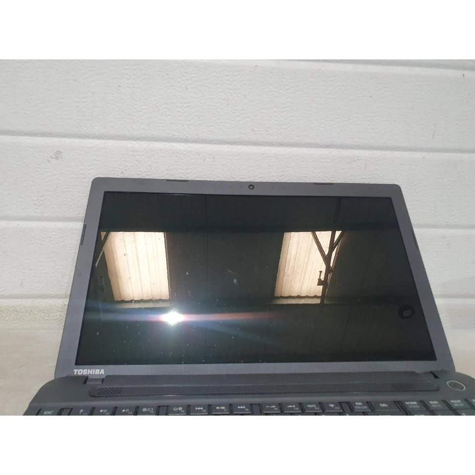 Toshiba Satellite C50-A-1CK PSCG6E-09601CEN Laptop 15.6" LCD USB HDMI For Parts - Image 2 of 4