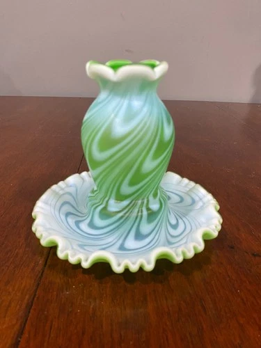 RARE VTG FENTON Green Opalescent Satin SWIRLED FEATHER Fairy Lamp 5.75"H HTF