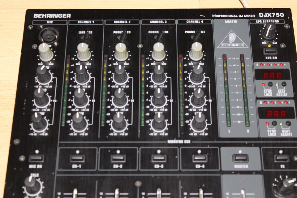 Behringer Djx750 Dj Mixer - Image 2 of 4