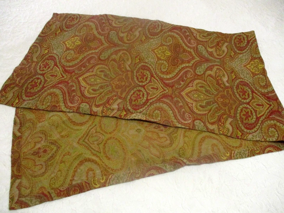 Pottery Barn PAISLEY TABLE RUNNER - Image 4 of 4