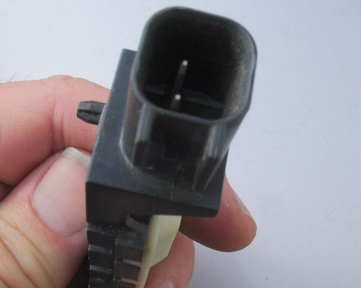 Volvo S60 V70 S80 XC90 Front Crash Impact Sensor, Part Volvo S60 V70 S80 XC90 Front Crash Impact Sensor, Part