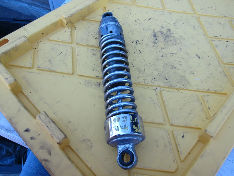 Amortiguador trasero Honda Shadow 500 VT500C 1985 Foto 4 de 4