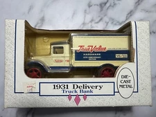 ERTL 1931 Hawkeye True Value Delivery Truck Bank + key 1:34 10th Anniversary