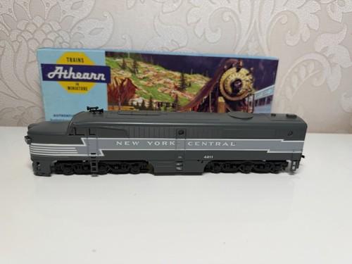 Athearn HO PA-1 Powered Locomotive New York Central 4211 OVP  | Zustand: Used