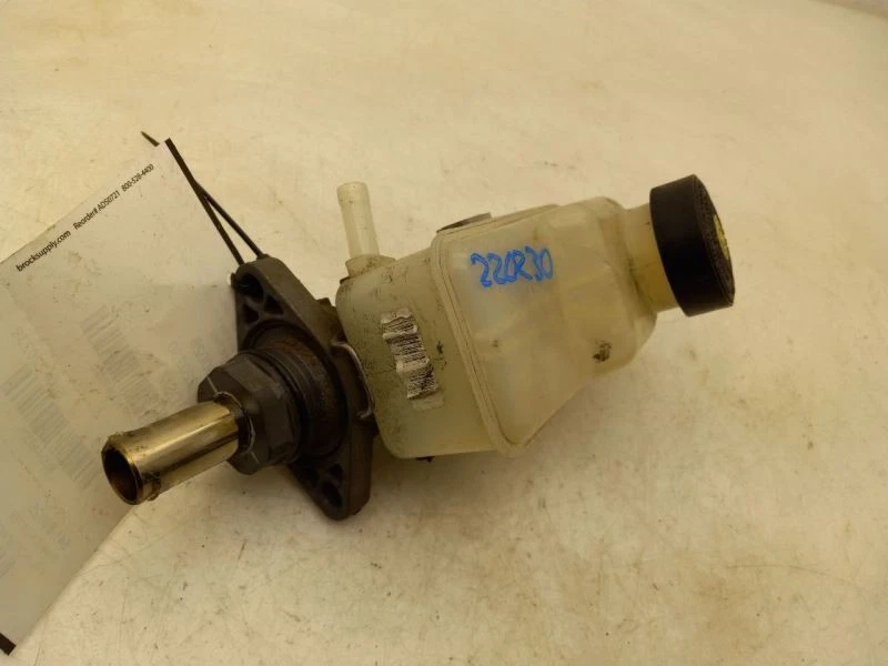 04-06 SCION XA 1.5L 4CYL TRACCIÓN DELANTERA FRENO CONJUNTO CILINDRO MAESTRO  Foto 4 de 4