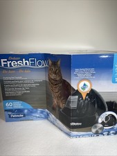 WN Petmate Deluxe Fresh Flow Dog and Cat Water Fountain Large Black Filtered NEW