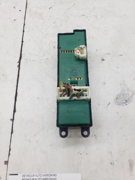 Interruptor de puerta delantera del conductor cerradura y ventana para 02 INFINITI QX4 713164 Foto 2 de 4